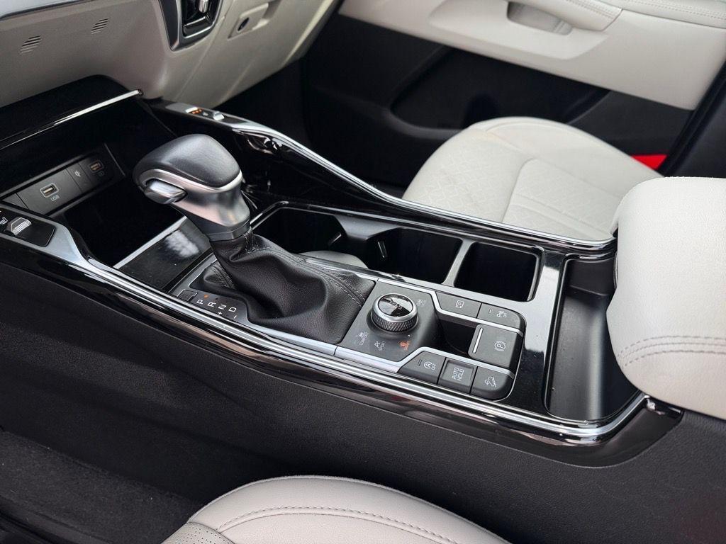 used 2022 Kia Sorento car, priced at $33,778