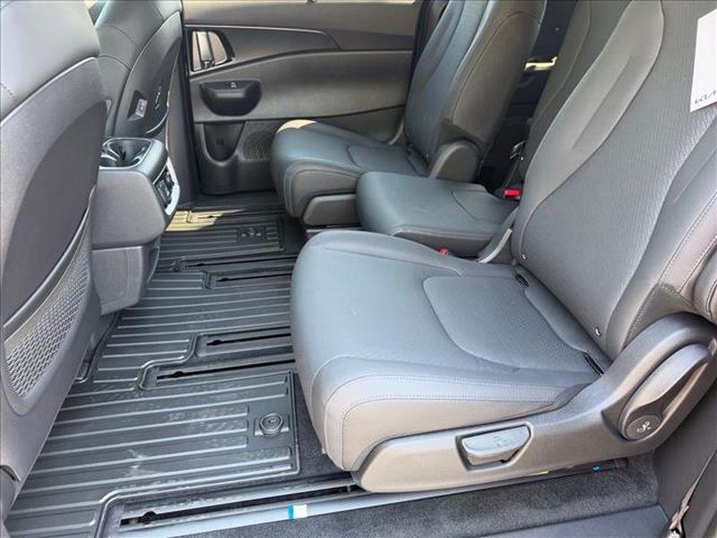 new 2026 Kia Carnival Hybrid car, priced at $53,680