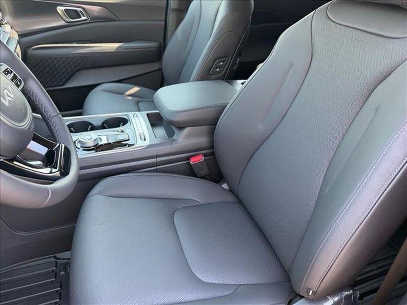 new 2026 Kia Carnival Hybrid car, priced at $53,680