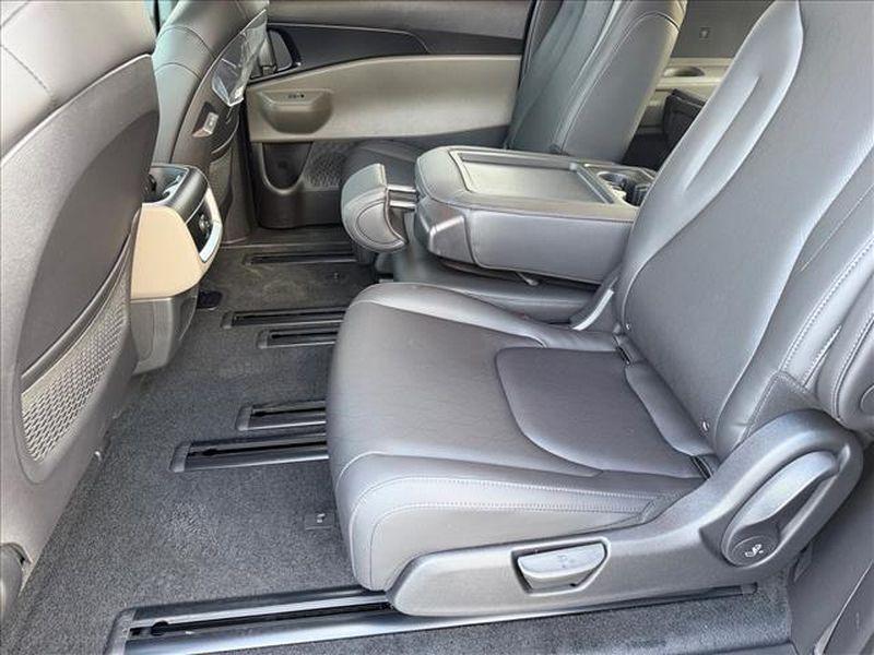 new 2026 Kia Carnival car, priced at $39,955