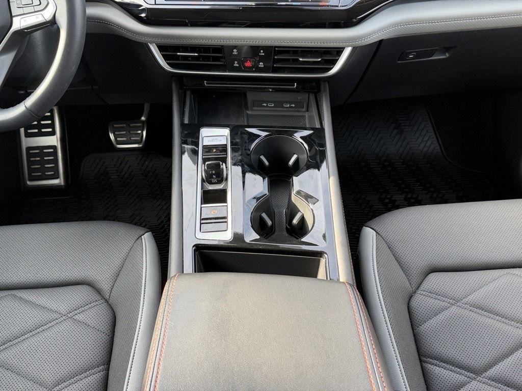 used 2024 Volkswagen Atlas car, priced at $32,257