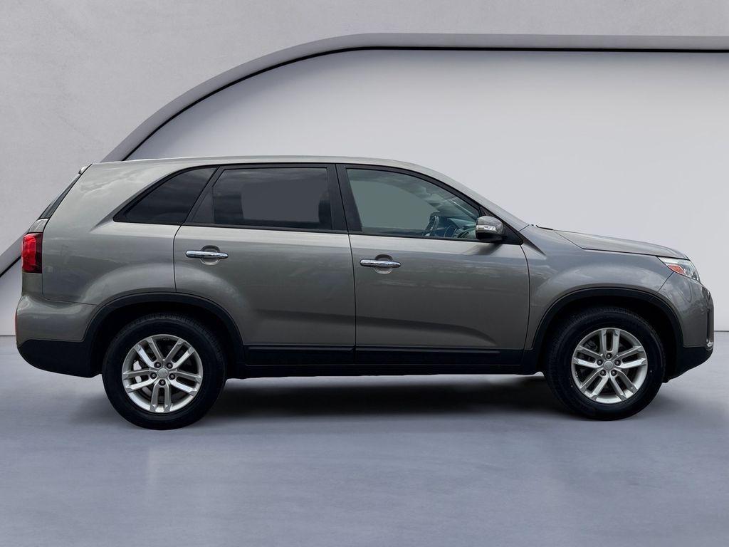 used 2015 Kia Sorento car, priced at $6,400