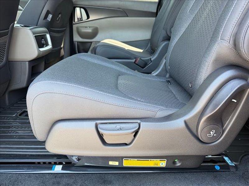 new 2026 Kia Carnival car, priced at $36,500