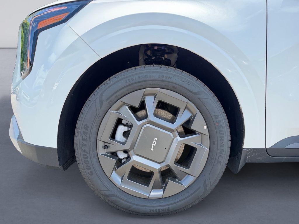 new 2026 Kia Carnival Hybrid car, priced at $44,155