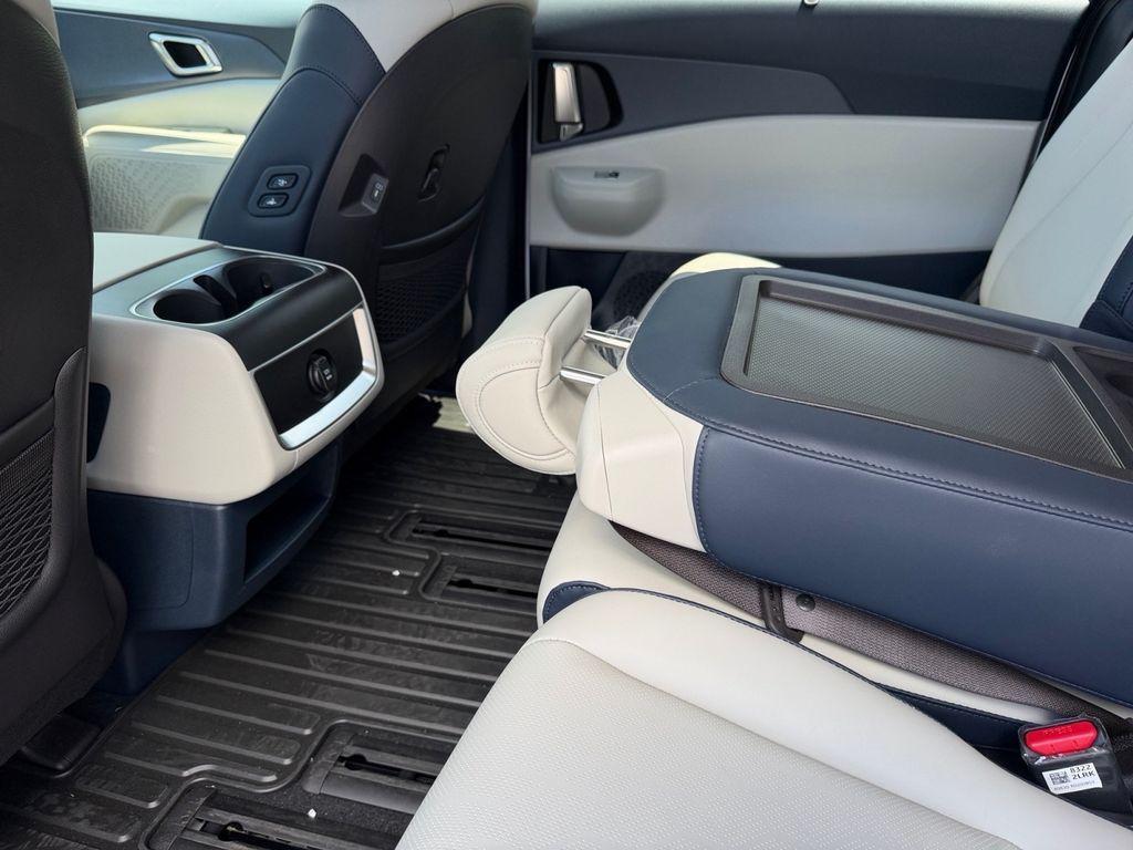 new 2026 Kia Carnival Hybrid car, priced at $44,155