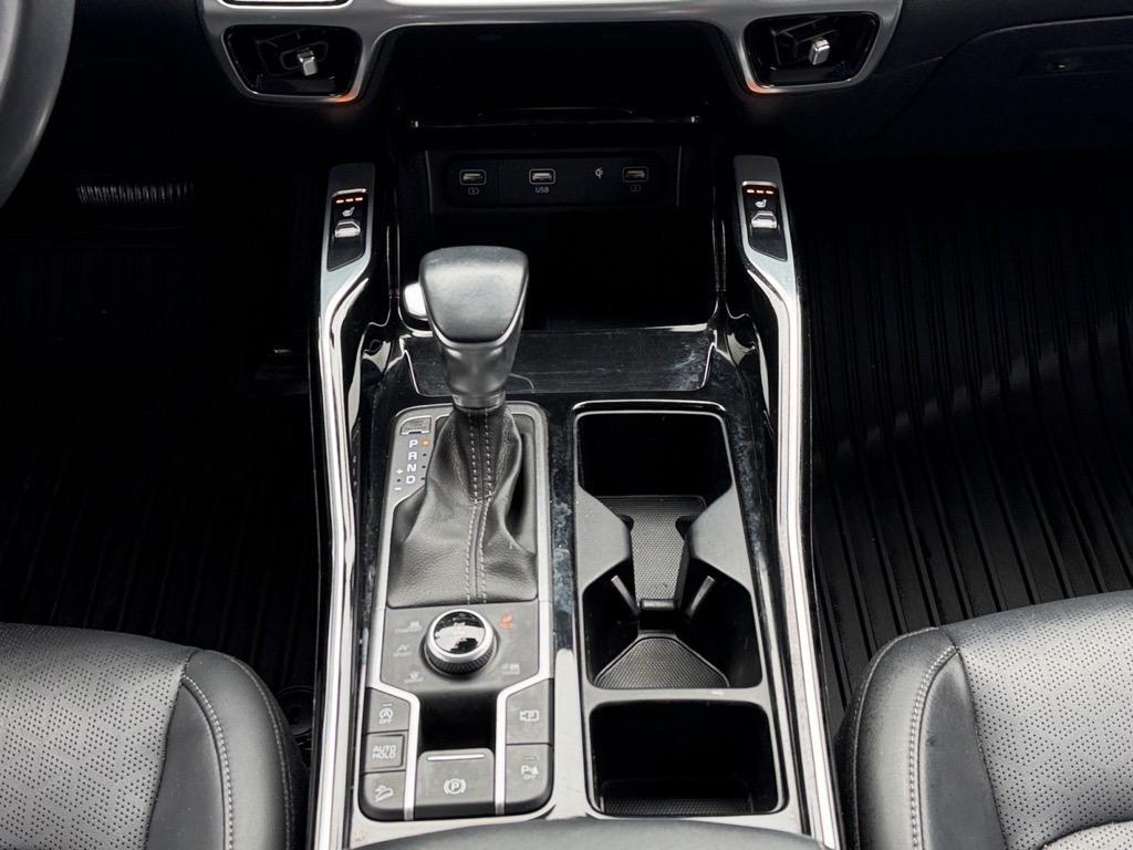 used 2022 Kia Sorento car, priced at $28,979