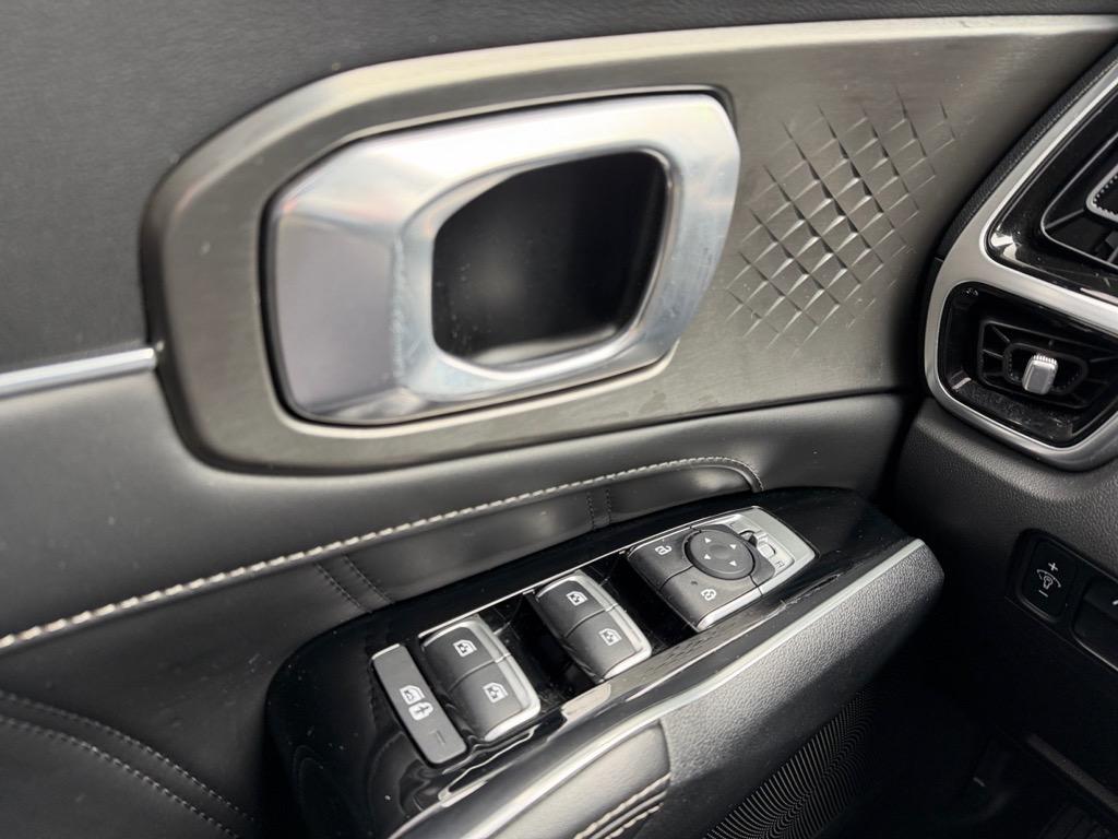 used 2022 Kia Sorento car, priced at $28,979