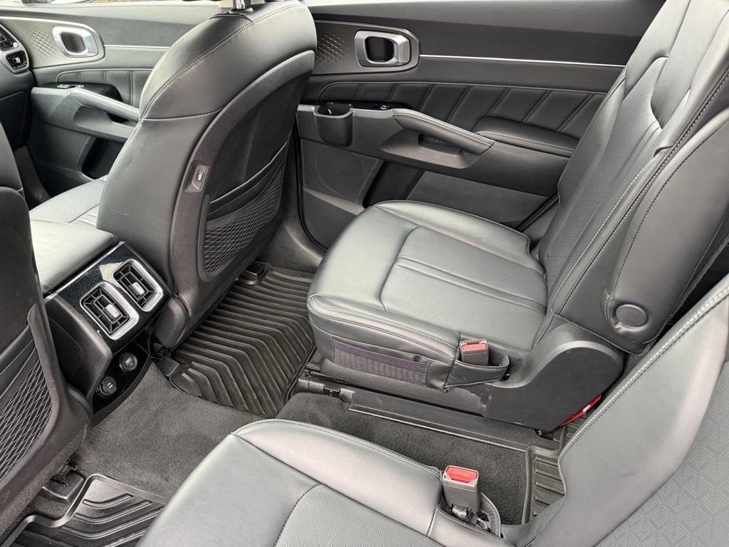 used 2022 Kia Sorento car, priced at $28,979