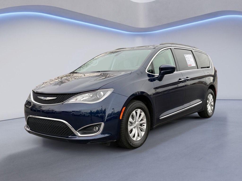 used 2017 Chrysler Pacifica car, priced at $19,287