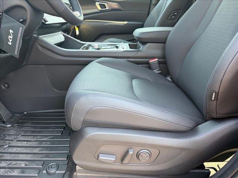 new 2026 Kia Carnival Hybrid car, priced at $53,310