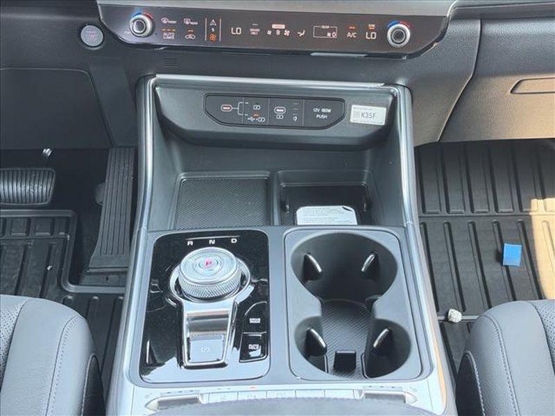 new 2026 Kia Carnival Hybrid car, priced at $53,310