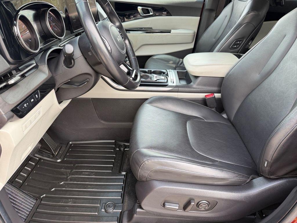 used 2022 Kia Carnival car, priced at $27,656