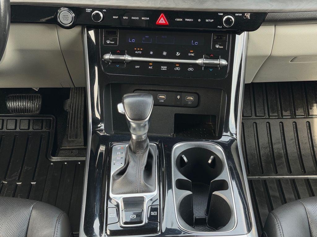 used 2022 Kia Carnival car, priced at $27,656