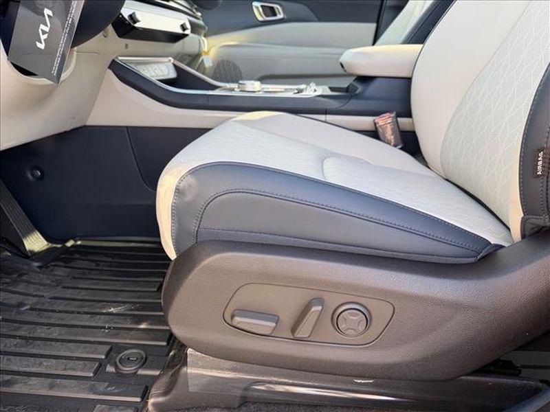 new 2026 Kia Carnival Hybrid car, priced at $48,840