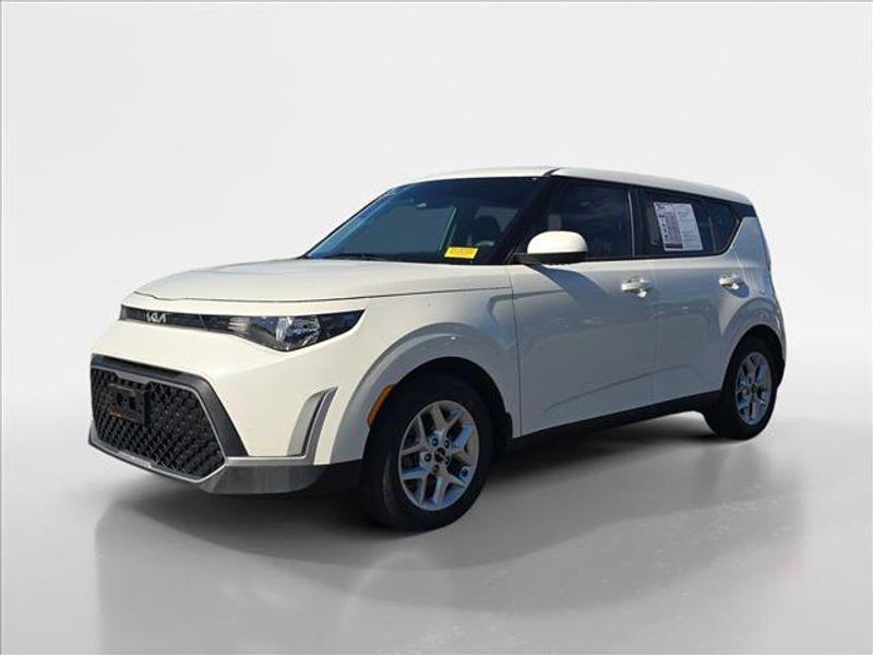 used 2024 Kia Soul car, priced at $15,976