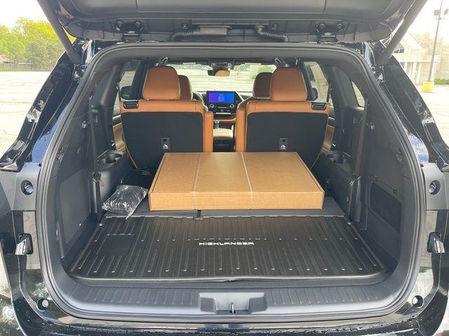 new 2026 Toyota Highlander Hybrid car, priced at $54,791