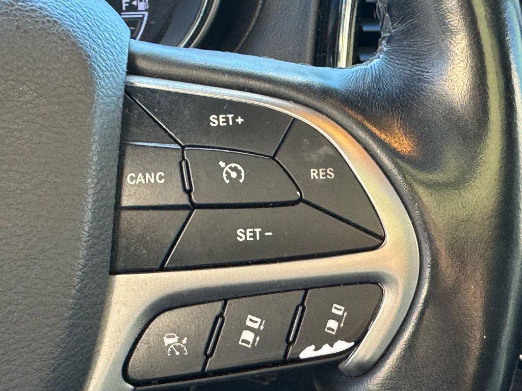 used 2020 Jeep Grand Cherokee car, priced at $17,999