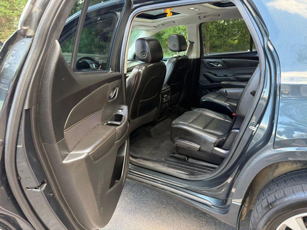 used 2020 Chevrolet Traverse car, priced at $18,999