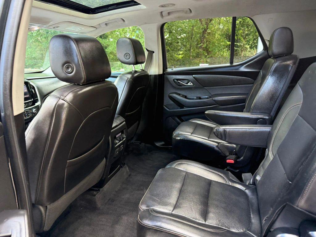used 2020 Chevrolet Traverse car, priced at $18,999