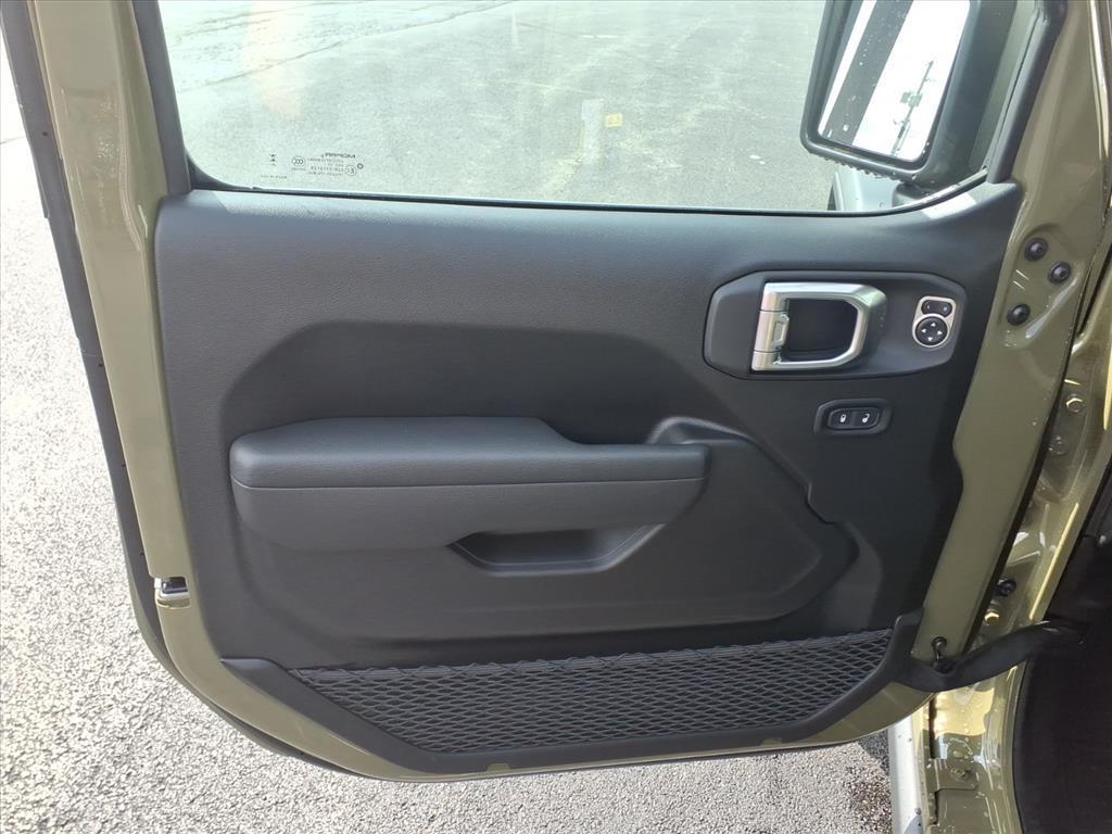 new 2025 Jeep Wrangler car, priced at $52,495