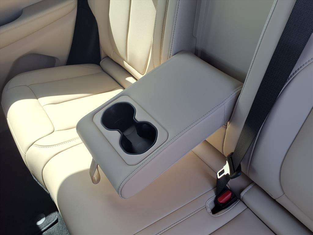 new 2026 Jeep Grand Cherokee car, priced at $49,522