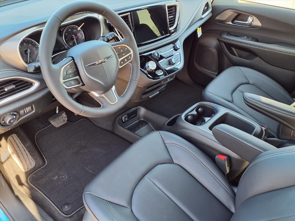 new 2026 Chrysler Pacifica car, priced at $45,422