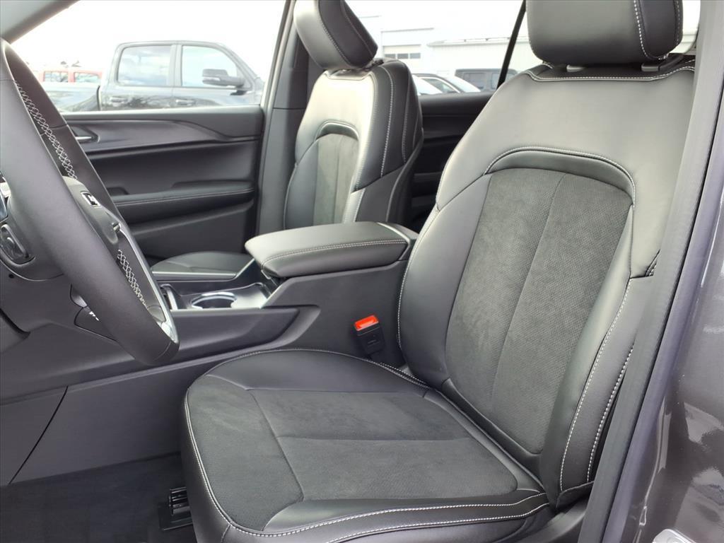 new 2025 Jeep Grand Cherokee L car, priced at $47,430