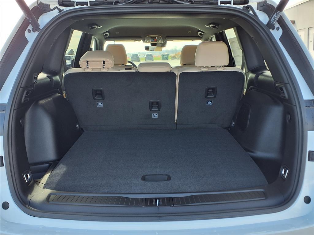 new 2026 Jeep Grand Cherokee car, priced at $47,015