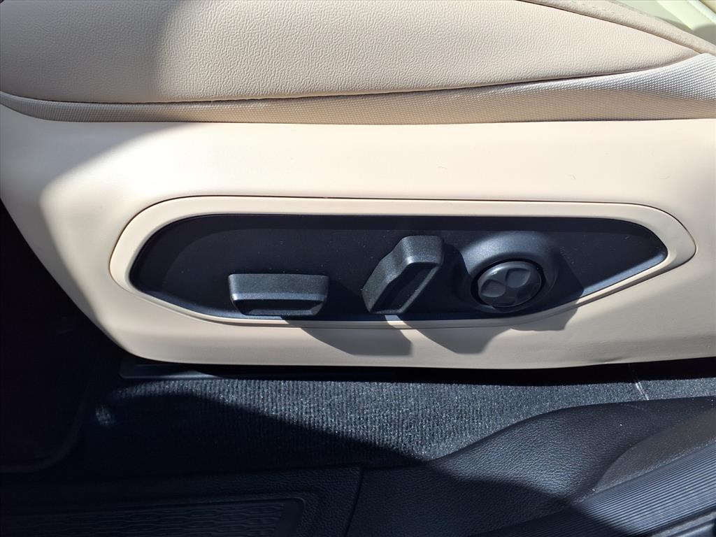 new 2026 Jeep Grand Cherokee car, priced at $47,015