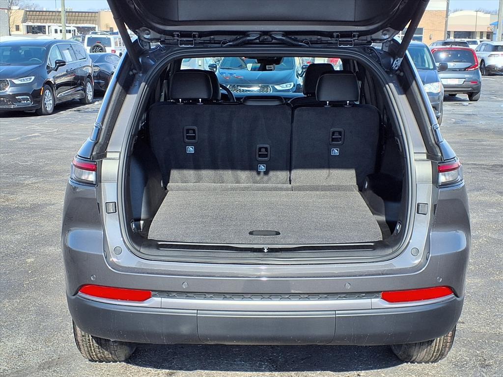 new 2026 Jeep Grand Cherokee car, priced at $46,757