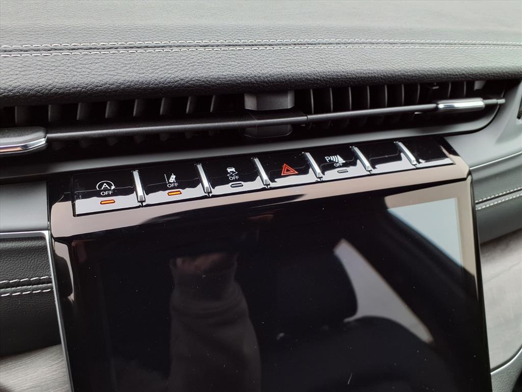 new 2025 Jeep Grand Cherokee car, priced at $52,735