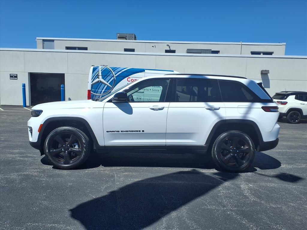 used 2024 Jeep Grand Cherokee car, priced at $34,583