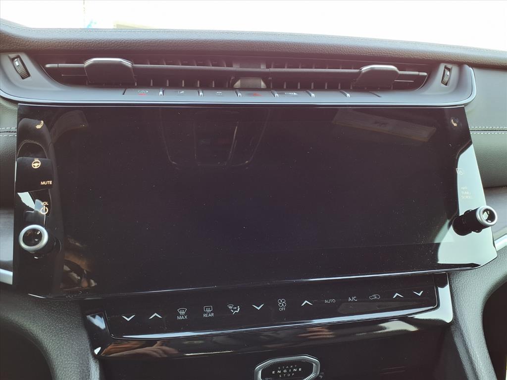 new 2026 Jeep Grand Cherokee car, priced at $49,463