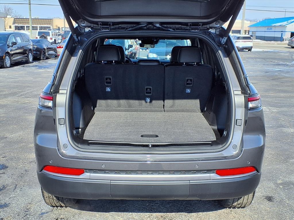 new 2026 Jeep Grand Cherokee car, priced at $49,463