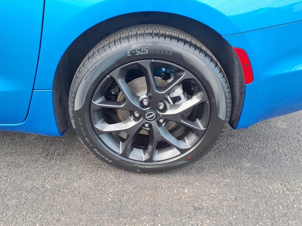 new 2026 Chrysler Pacifica car, priced at $47,422