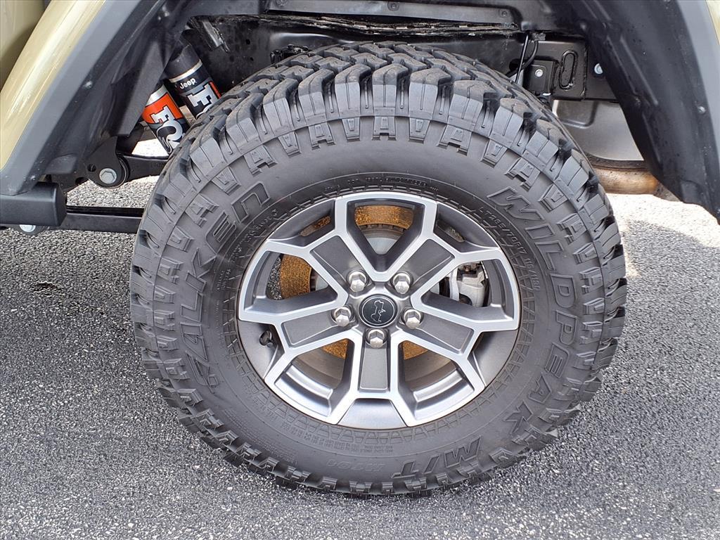 used 2025 Jeep Gladiator car, priced at $44,220