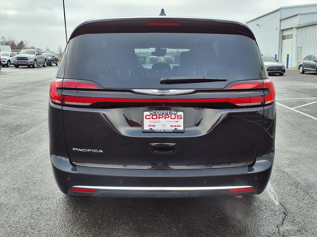 used 2025 Chrysler Pacifica car, priced at $30,540