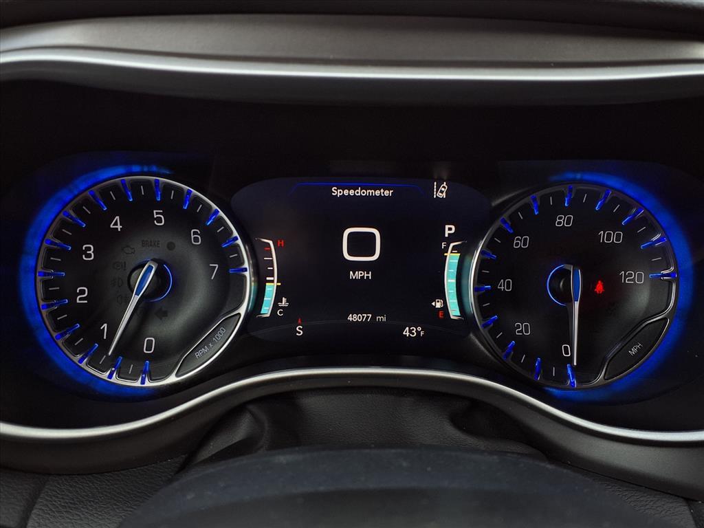 used 2025 Chrysler Pacifica car, priced at $30,540