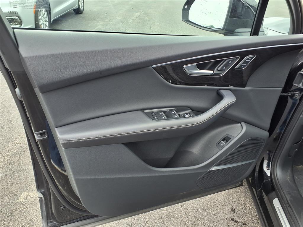 used 2025 Audi Q7 car, priced at $51,880