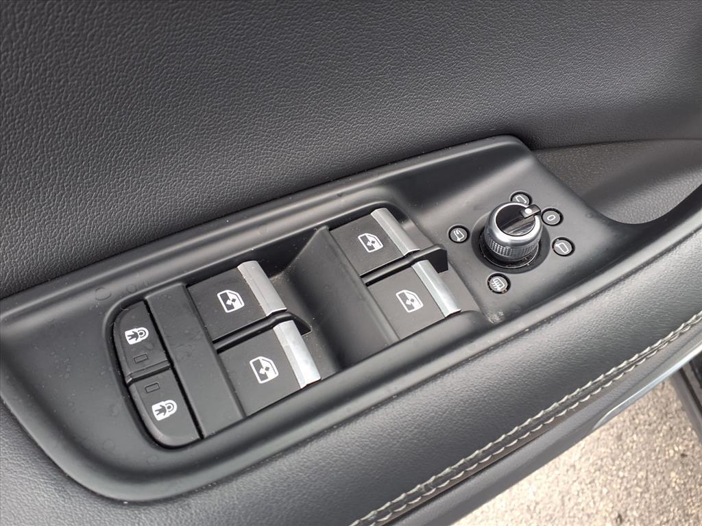 used 2025 Audi Q7 car, priced at $51,880