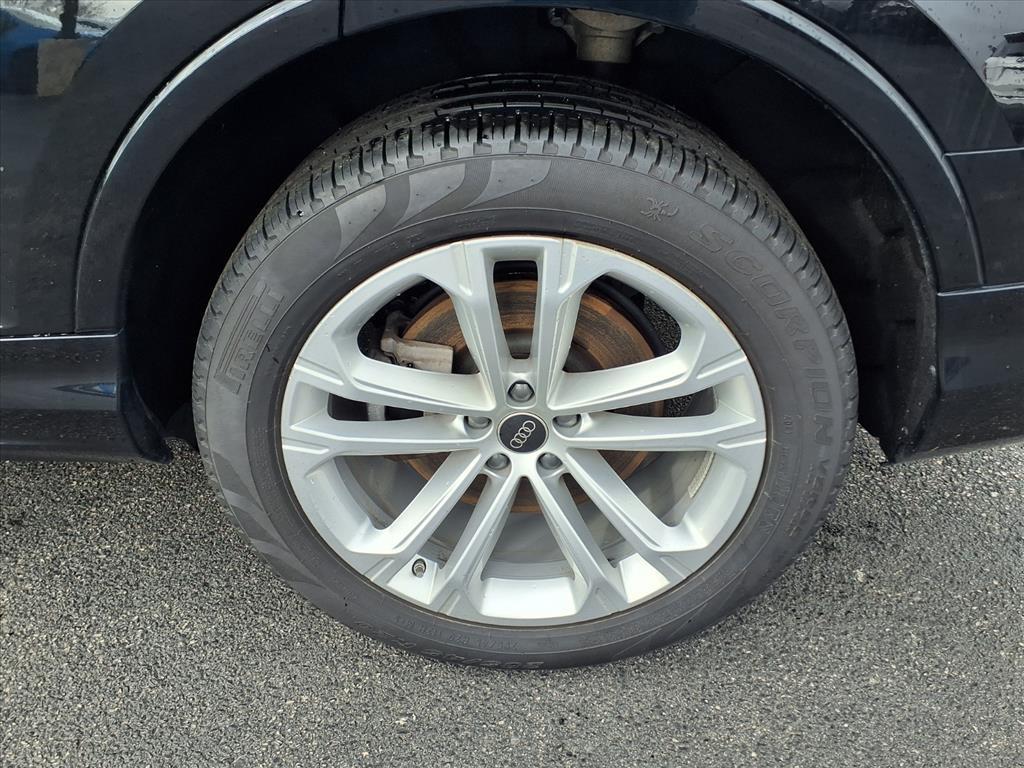 used 2025 Audi Q7 car, priced at $51,880