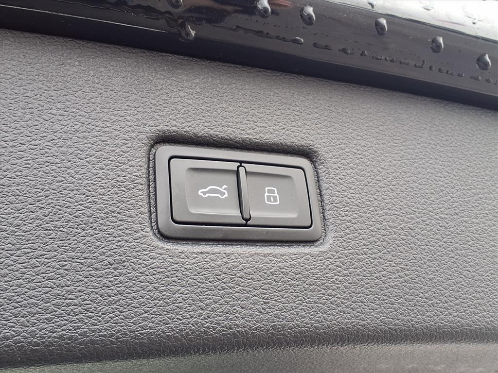 used 2025 Audi Q7 car, priced at $51,880