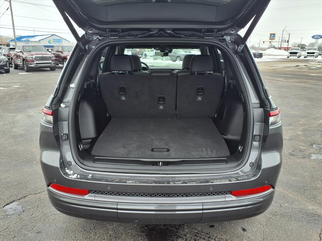 new 2026 Jeep Grand Cherokee car, priced at $52,136