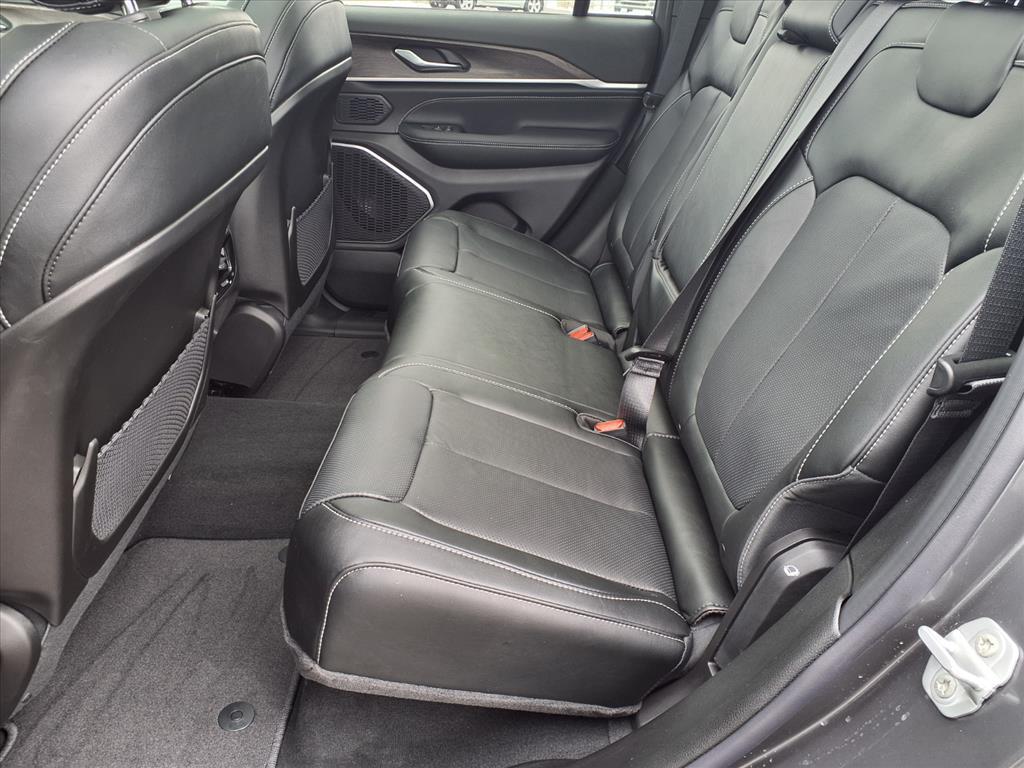 new 2026 Jeep Grand Cherokee car, priced at $52,136