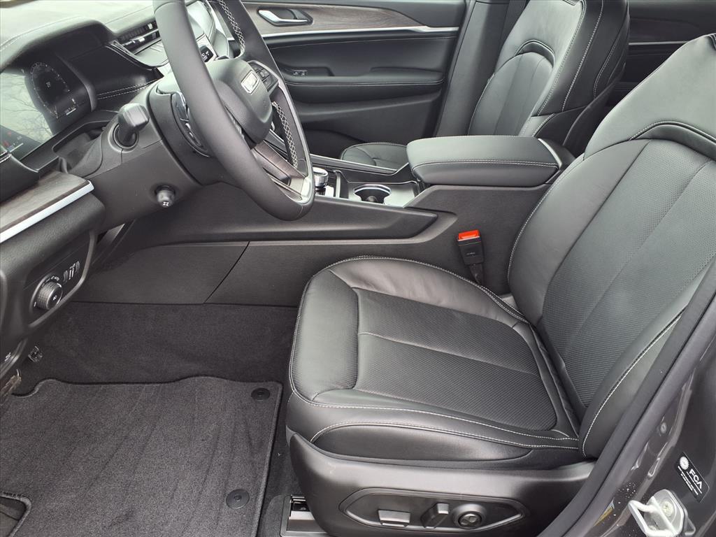 new 2026 Jeep Grand Cherokee car, priced at $52,136