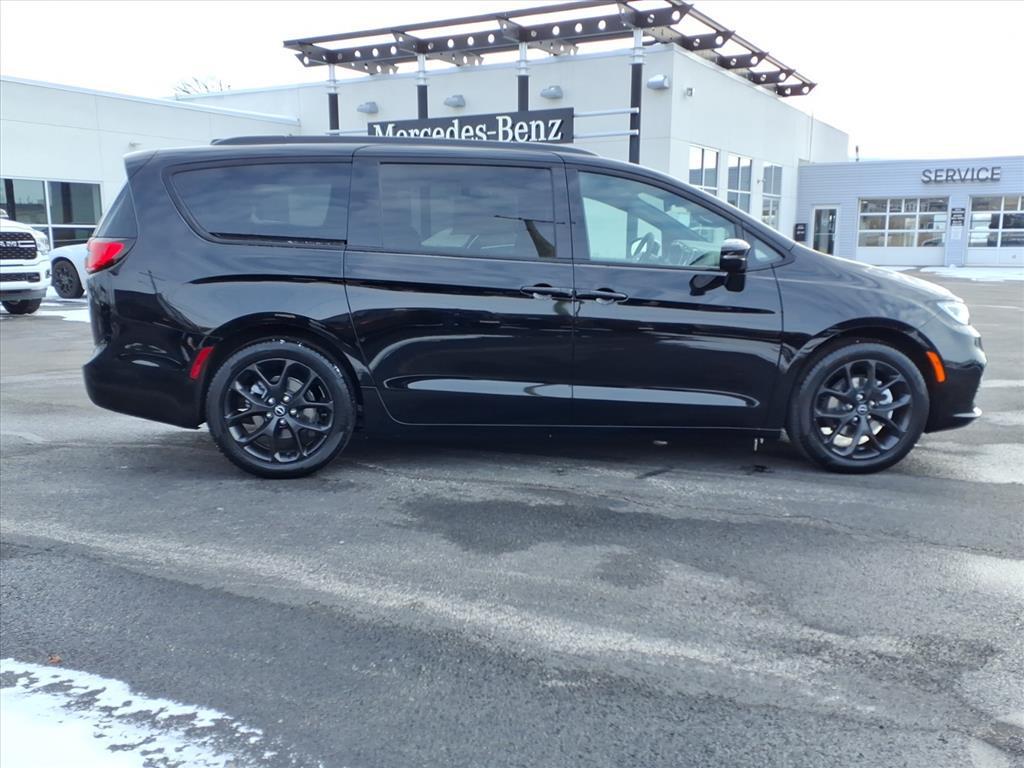 new 2026 Chrysler Pacifica car, priced at $46,980