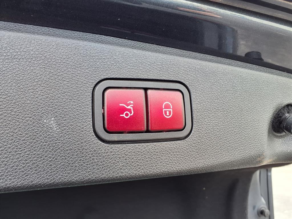 used 2010 Mercedes-Benz E-Class car, priced at $9,132