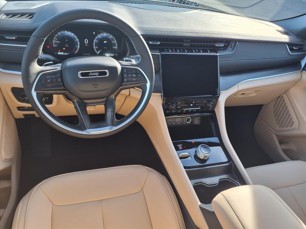 new 2025 Jeep Grand Cherokee car, priced at $48,902