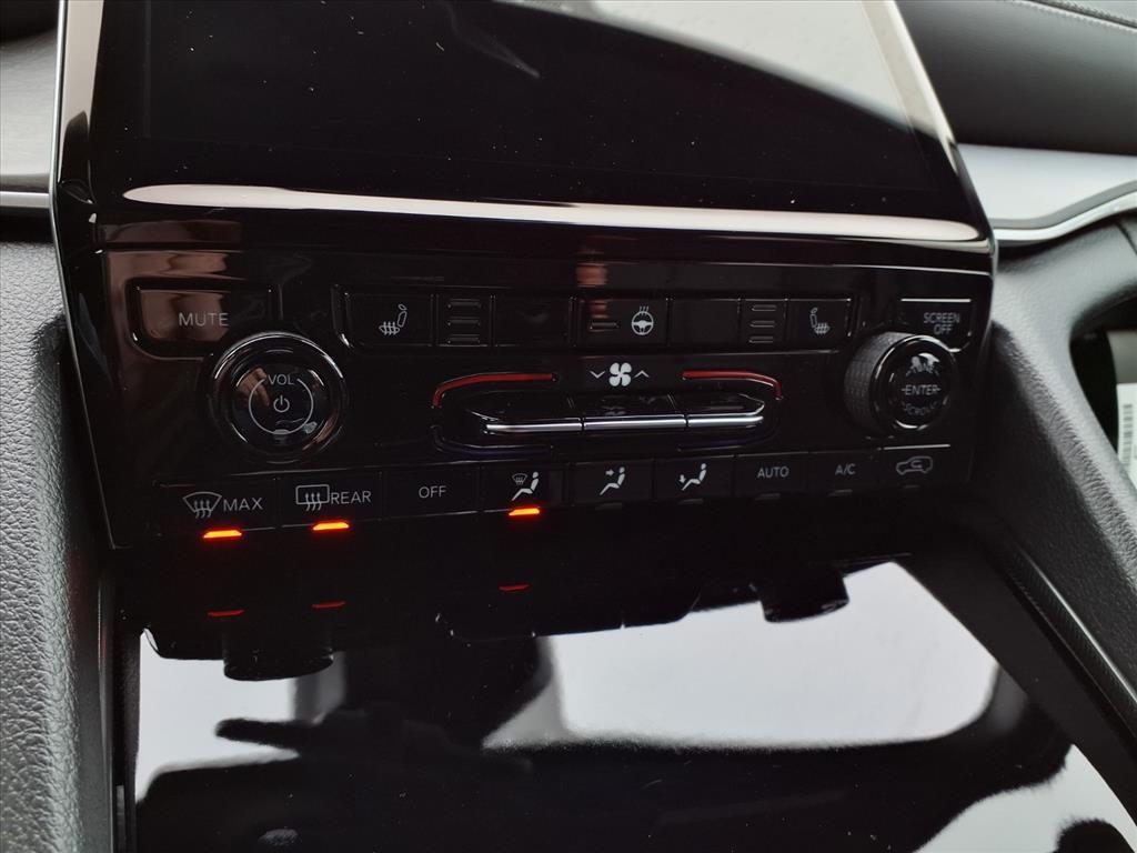 new 2025 Jeep Grand Cherokee car, priced at $50,890