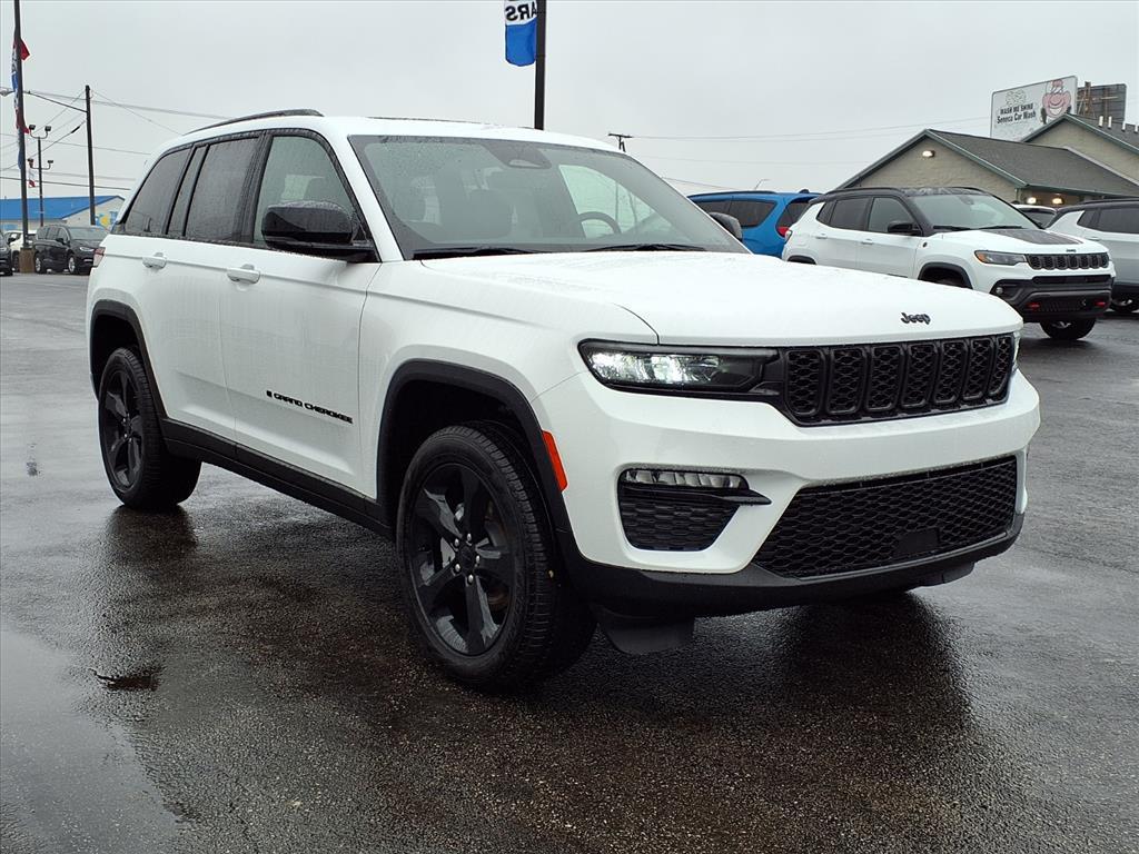 new 2025 Jeep Grand Cherokee car, priced at $50,890